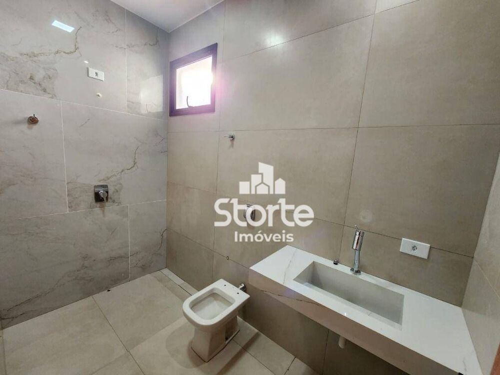 Casa, 3 quartos, 172 m² - Foto 2