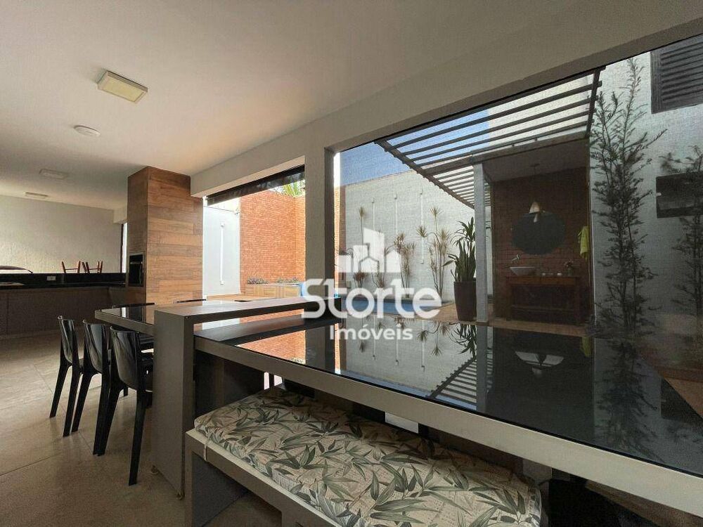 Casa, 3 quartos, 210 m² - Foto 4