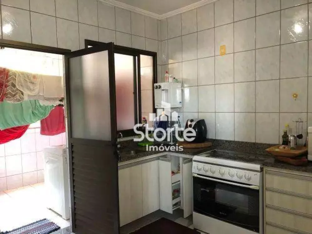 Apartamento para alugar com 3 quartos, 122m² - Foto 1