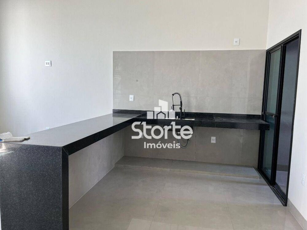 Casa, 3 quartos, 92 m² - Foto 2