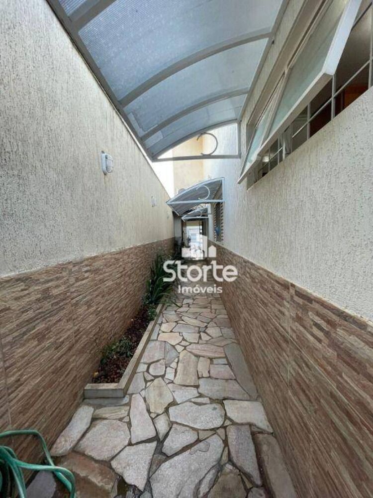 Casa, 3 quartos, 273 m² - Foto 4