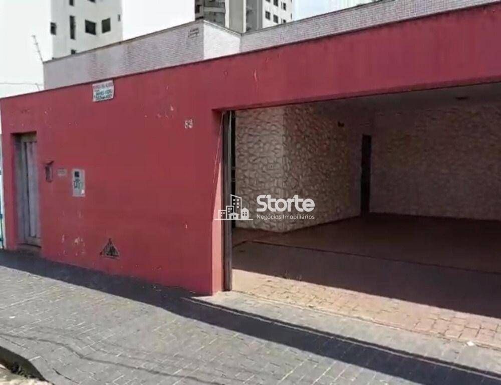 Casa, 6 quartos, 302 m² - Foto 1