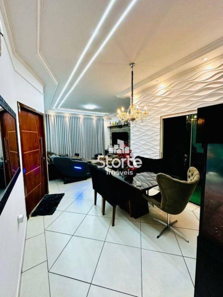 Casa, 3 quartos, 194 m² - Foto 3