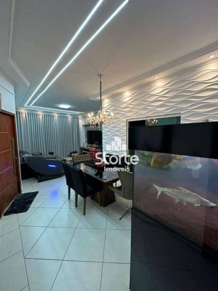 Casa, 3 quartos, 194 m² - Foto 4