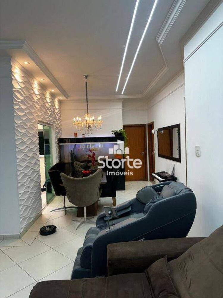 Casa, 3 quartos, 194 m² - Foto 2