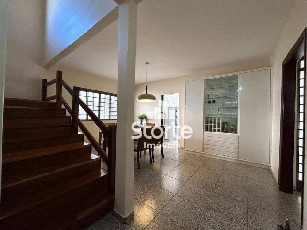 Casa, 3 quartos, 310 m² - Foto 1