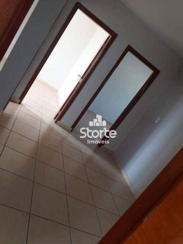 Casa, 6 quartos, 277 m² - Foto 1