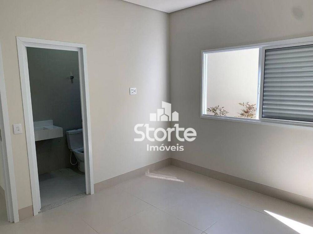 Casa, 3 quartos, 211 m² - Foto 2