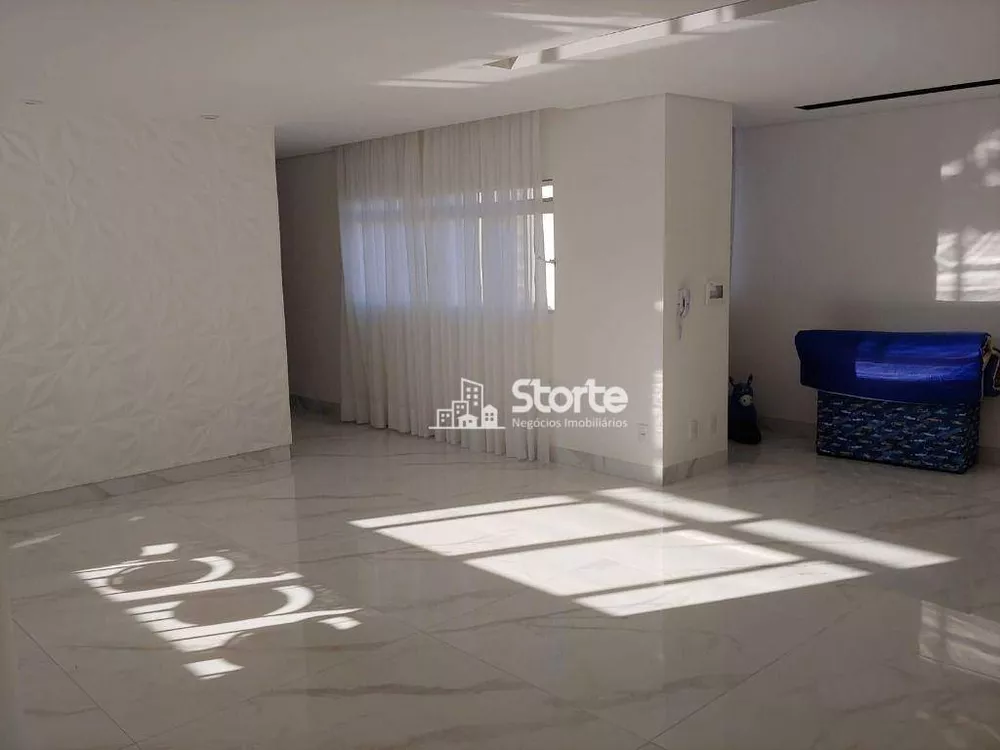 Apartamento, 3 quartos, 166 m² - Foto 1