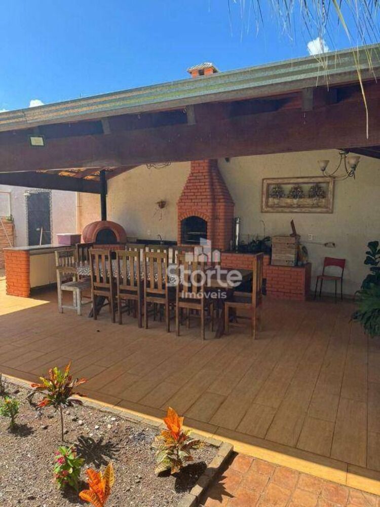 Casa, 5 quartos, 380 m² - Foto 1