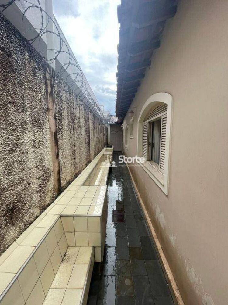 Casa, 5 quartos, 305 m² - Foto 2