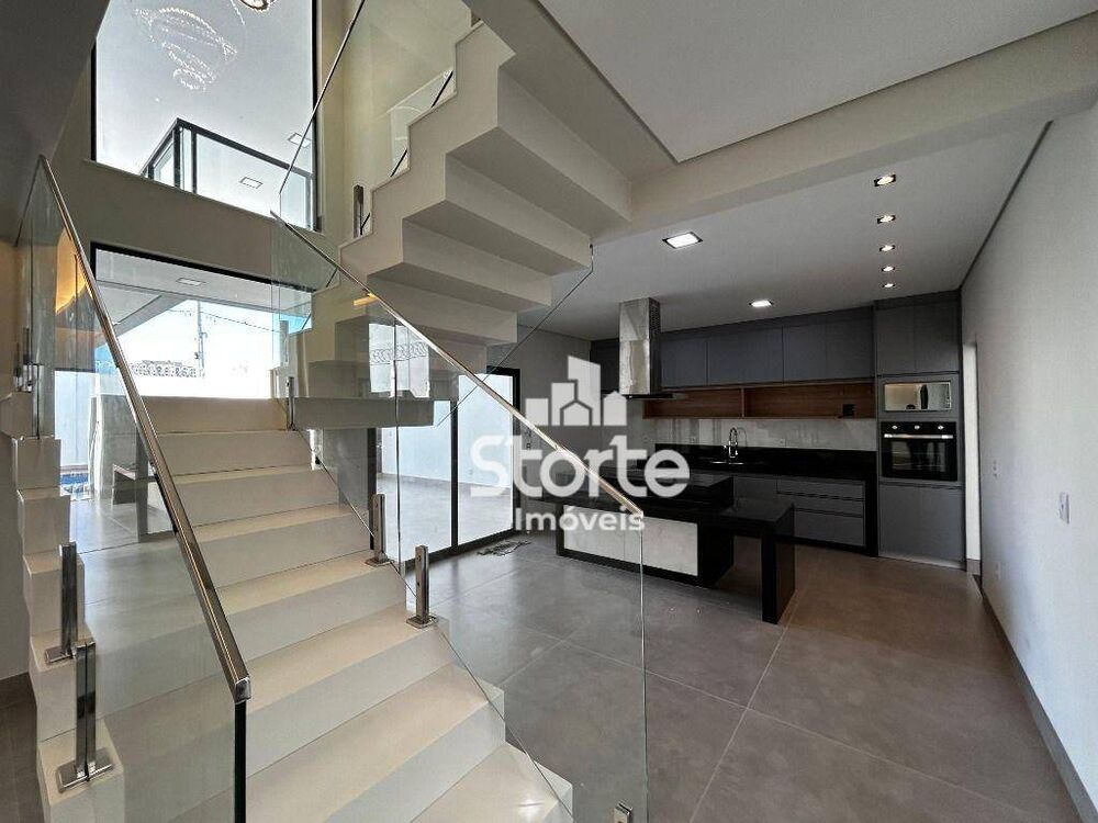 Casa, 3 quartos, 282 m² - Foto 1