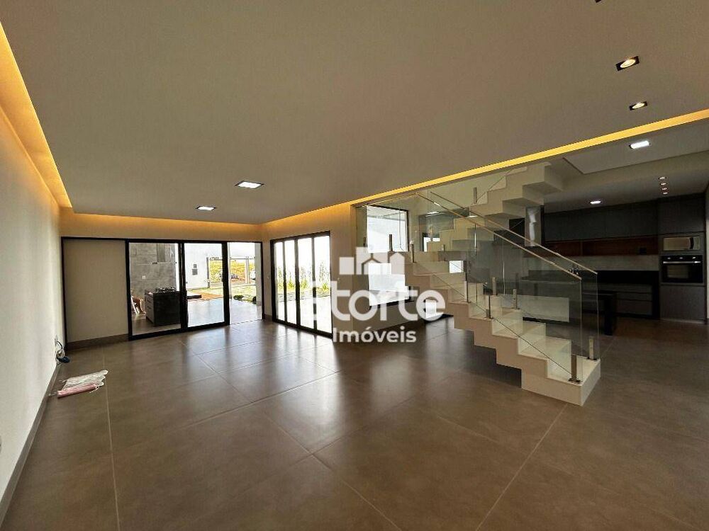 Casa, 3 quartos, 282 m² - Foto 2