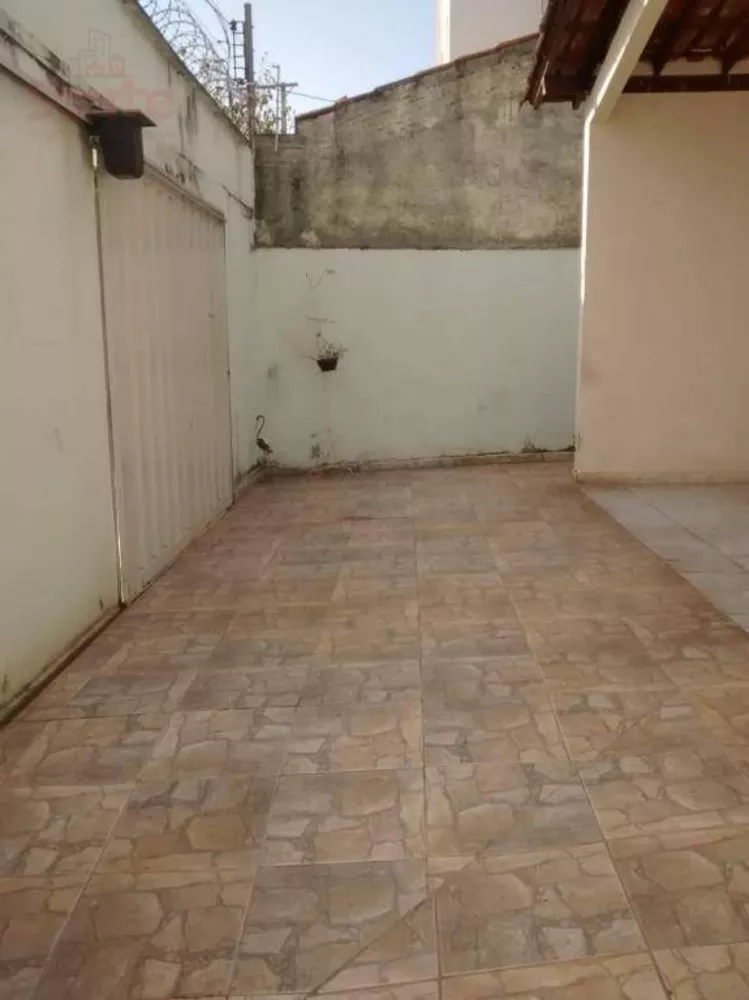 Casa à venda com 3 quartos, 98m² - Foto 3