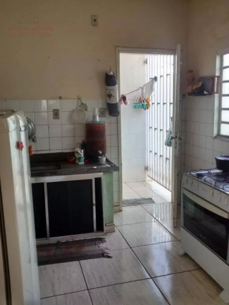 Casa à venda com 3 quartos, 98m² - Foto 10