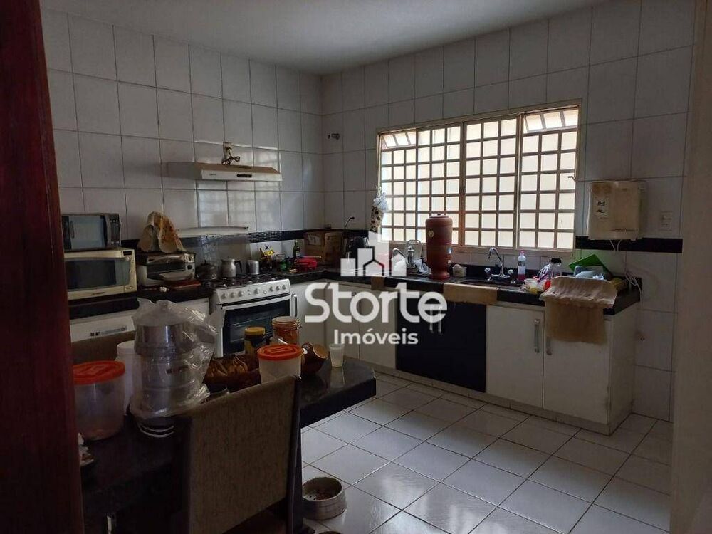 Casa, 5 quartos, 233 m² - Foto 4