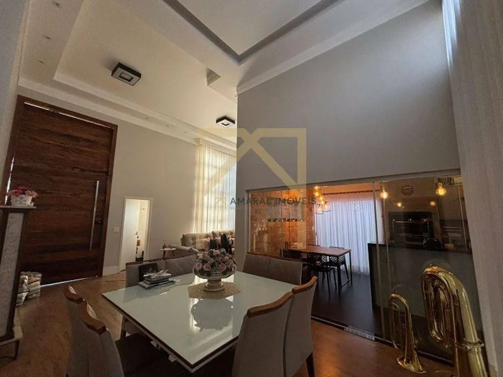 Casa, 3 quartos, 208 m² - Foto 1