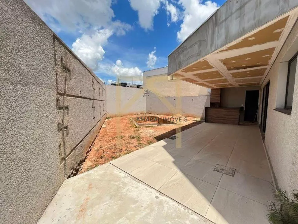 Casa de Condomínio à venda com 3 quartos, 254m² - Foto 4