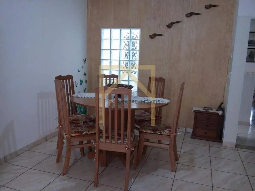 Casa, 3 quartos, 181 m² - Foto 2