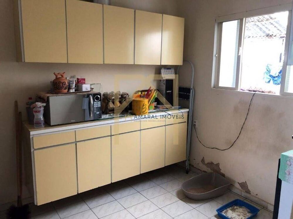 Casa à venda com 3 quartos, 210m² - Foto 5