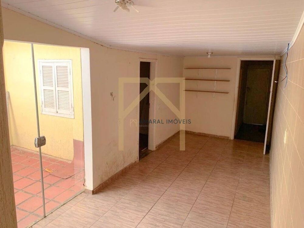 Casa à venda com 4 quartos, 150m² - Foto 2