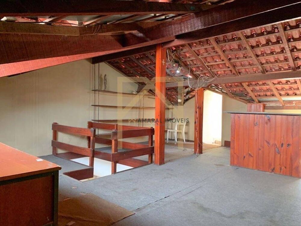 Casa à venda com 4 quartos, 150m² - Foto 3