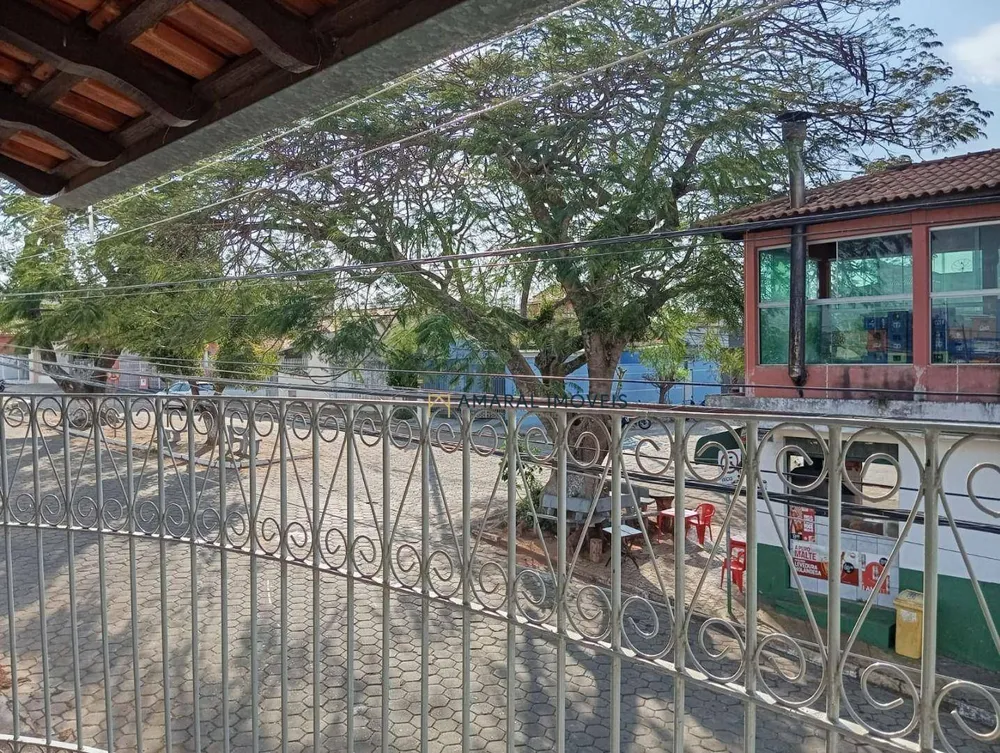 Casa, 4 quartos, 300 m² - Foto 1
