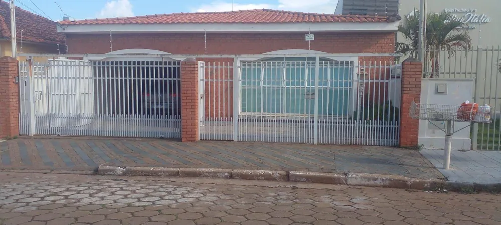 Casa, 3 quartos, 301 m² - Foto 1