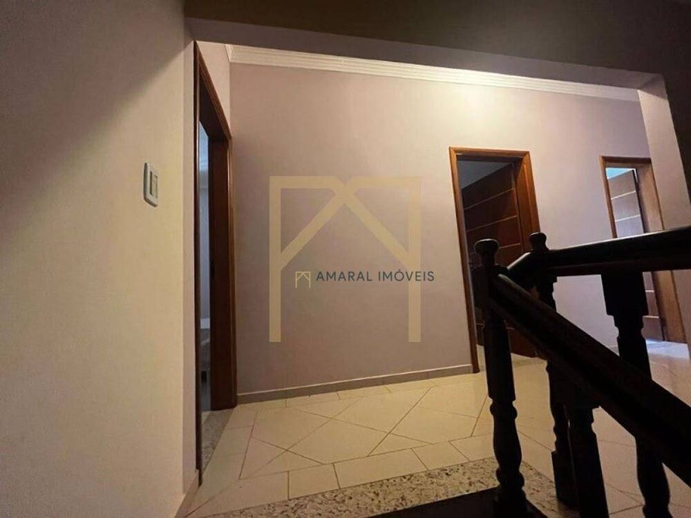 Casa à venda com 4 quartos, 400m² - Foto 4