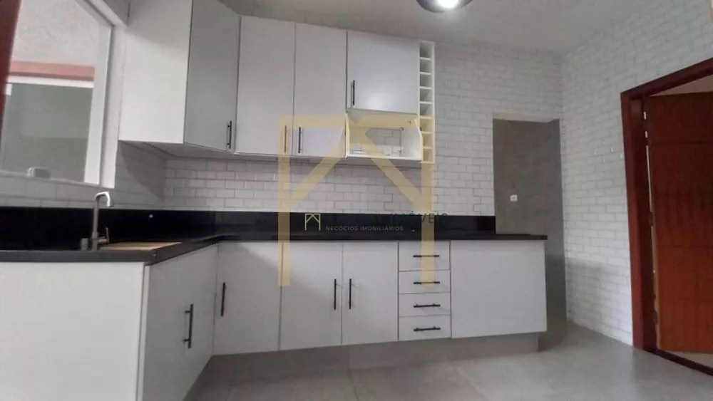 Casa à venda com 3 quartos, 206m² - Foto 3