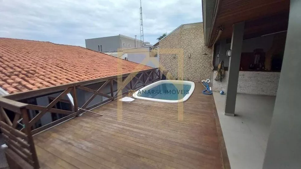 Casa à venda com 3 quartos, 206m² - Foto 2