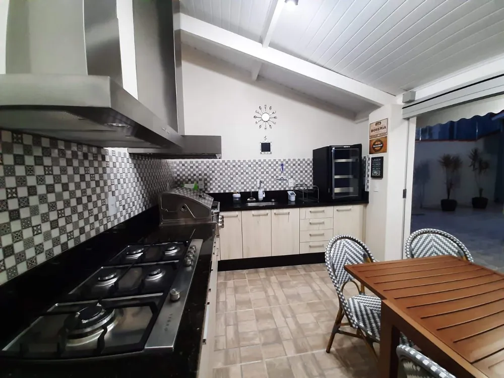 Casa, 3 quartos, 200 m² - Foto 2