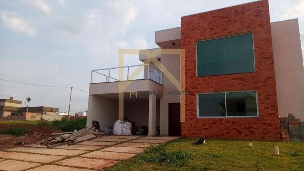 Casa, 4 quartos, 224 m² - Foto 1