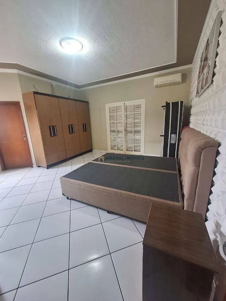 Casa, 3 quartos, 182 m² - Foto 3