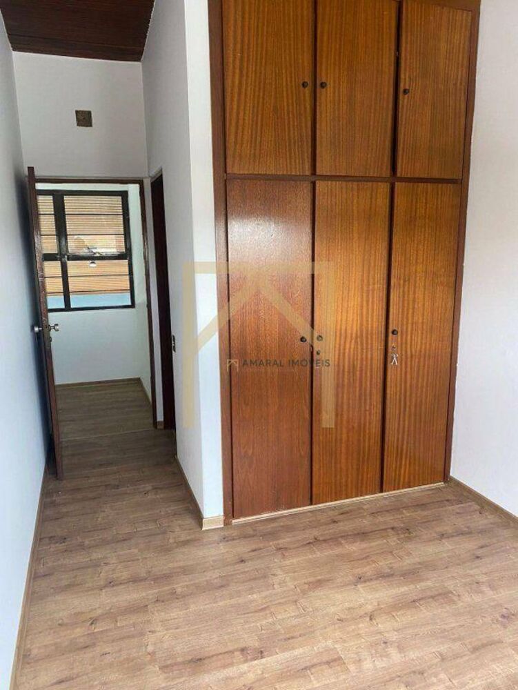 Casa, 4 quartos, 334 m² - Foto 3