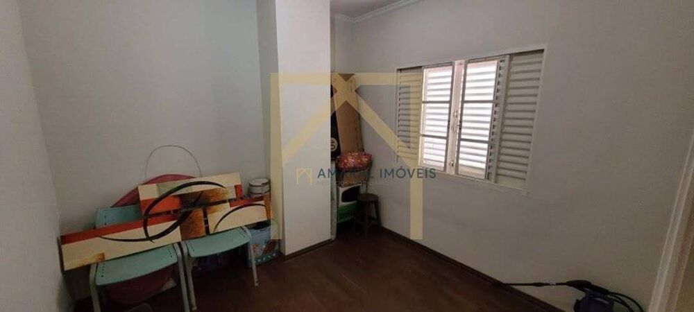 Casa à venda com 5 quartos, 180m² - Foto 2