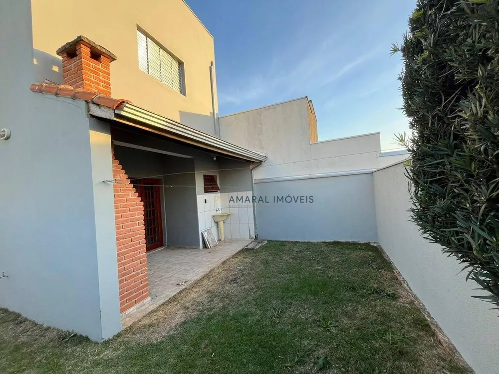 Sobrado à venda com 2 quartos, 113m² - Foto 1