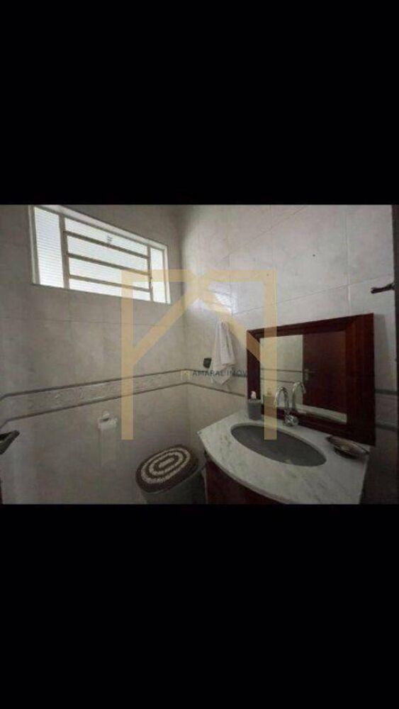 Casa à venda com 3 quartos, 241m² - Foto 2