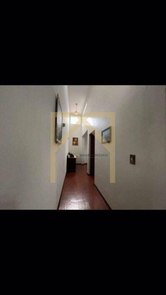 Casa à venda com 3 quartos, 241m² - Foto 4