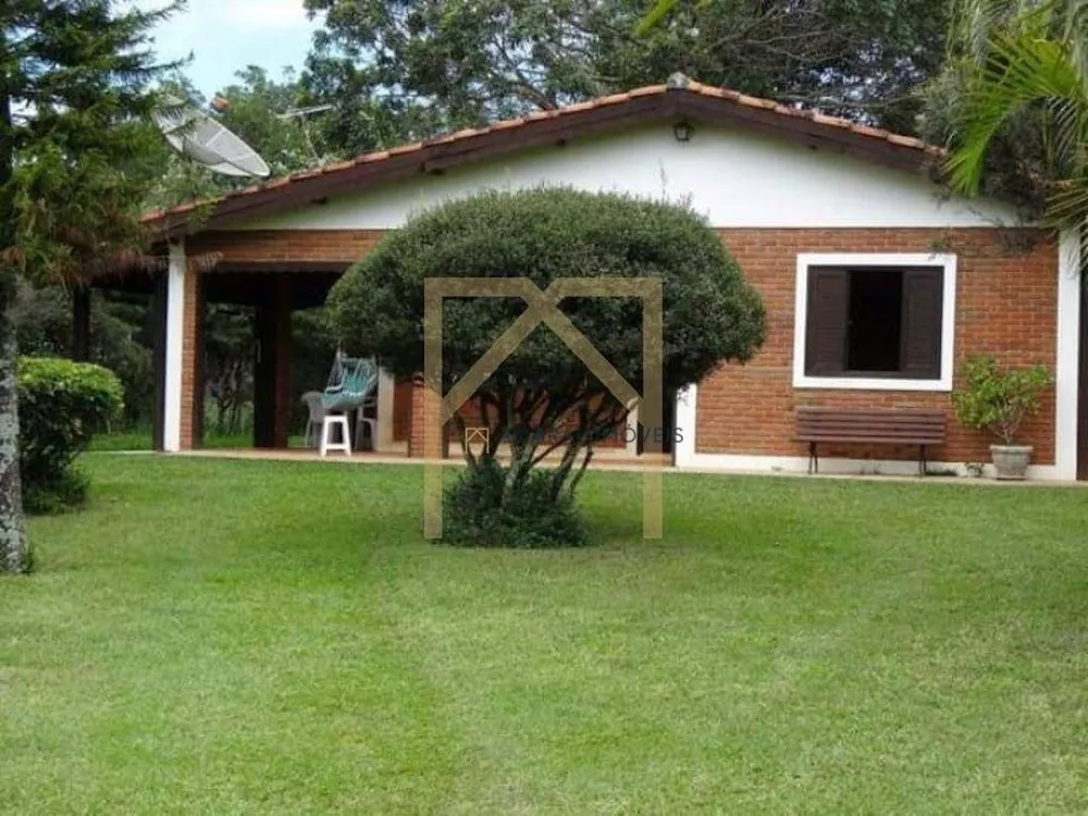 Chácara, 3 quartos, 2500 m² - Foto 1