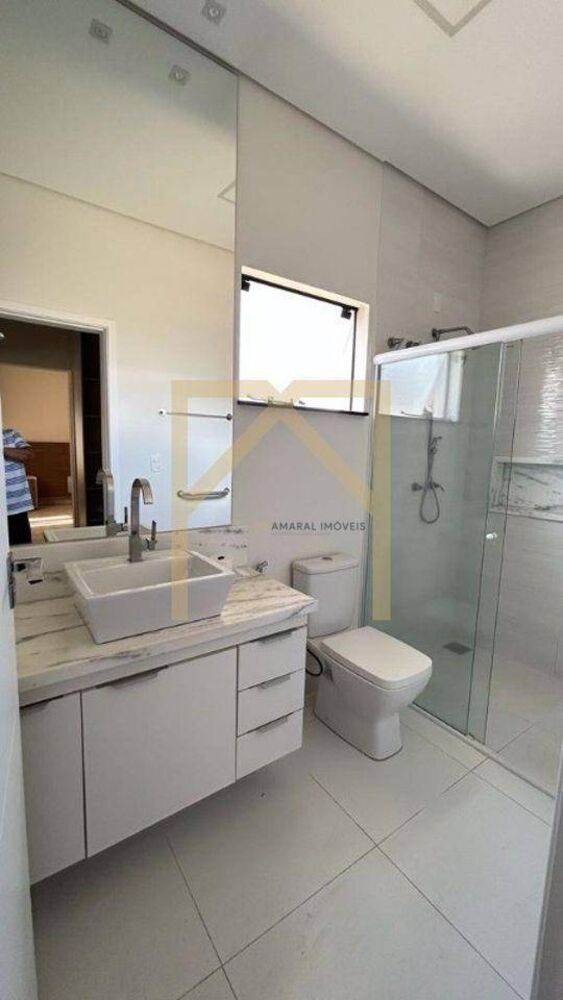 Casa de Condomínio à venda com 3 quartos, 240m² - Foto 3