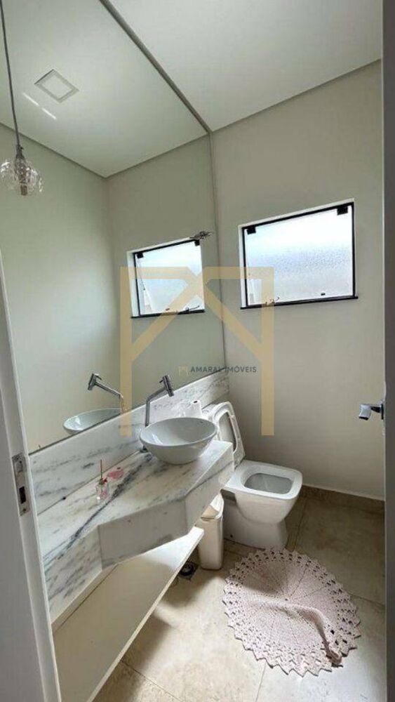 Casa de Condomínio à venda com 3 quartos, 240m² - Foto 2