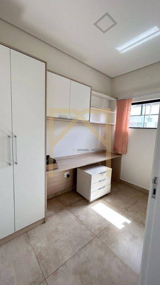 Casa de Condomínio à venda com 3 quartos, 240m² - Foto 4