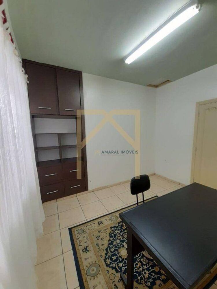 Casa à venda com 4 quartos, 162m² - Foto 4
