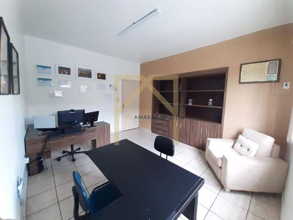 Casa à venda com 4 quartos, 162m² - Foto 1