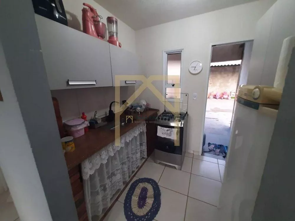 Casa à venda com 2 quartos, 50m² - Foto 7