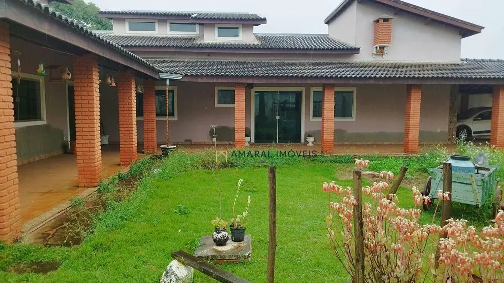 Chácara, 4 quartos, 2500 m² - Foto 1