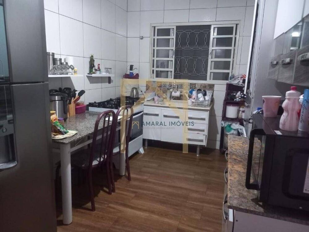 Casa à venda com 2 quartos, 78m² - Foto 7