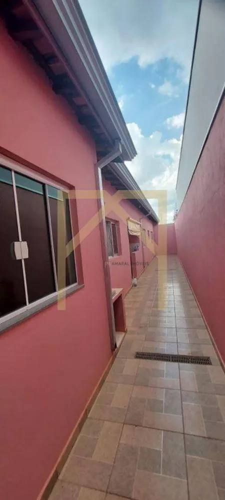 Casa à venda com 2 quartos, 139m² - Foto 3