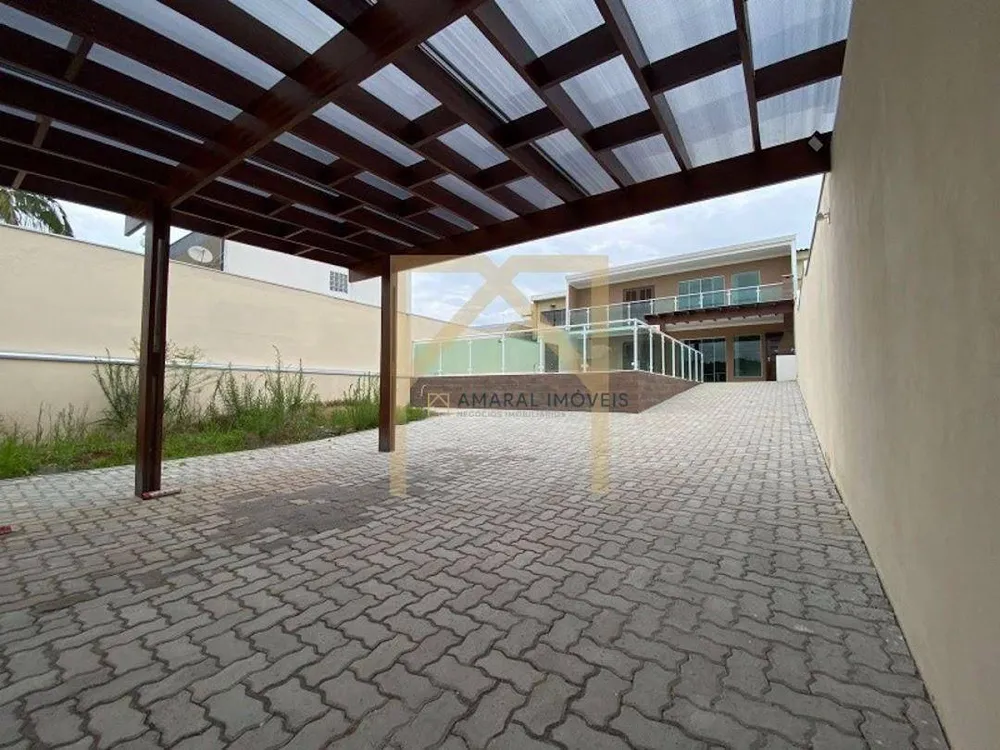 Casa, 3 quartos, 230 m² - Foto 1